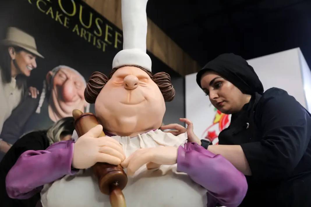 Antalya’da Tatlı Rekor: 150 Kiloluk Şeker Heykel 5